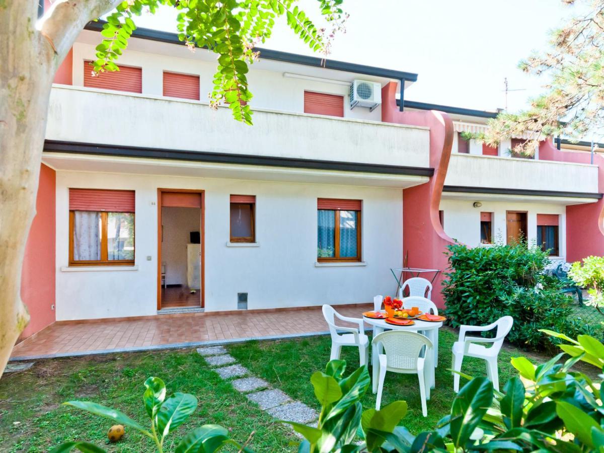 Apartment Villaggio Azzurro-1 By Interhome Бибионе Екстериор снимка